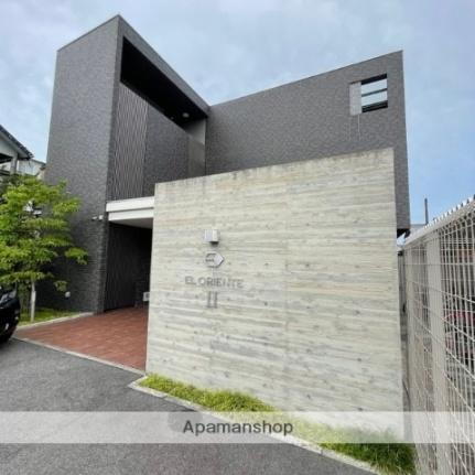 滋賀県草津市青地町 3階建