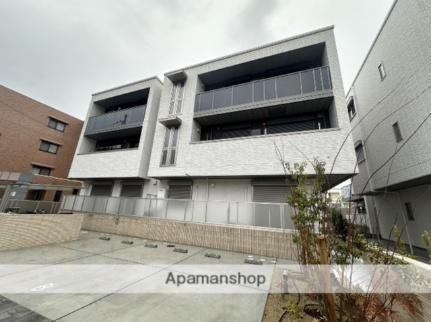 大阪府交野市森北１丁目 3階建