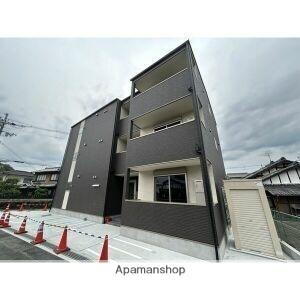 大阪府枚方市渚元町 3階建