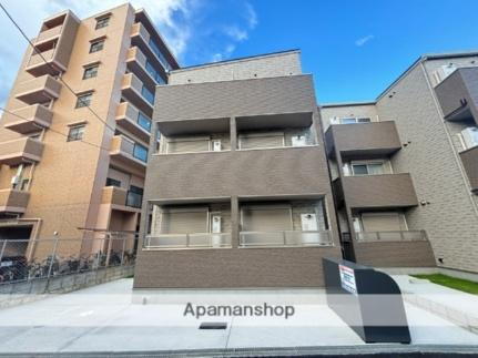 大阪府寝屋川市日之出町  3階建