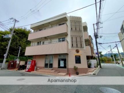 兵庫県西宮市霞町 3階建