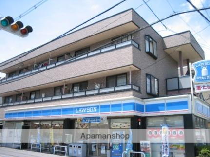 兵庫県西宮市柳本町 3階建