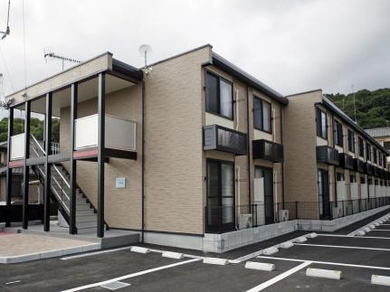レオパレスボヌール塩屋 2階建