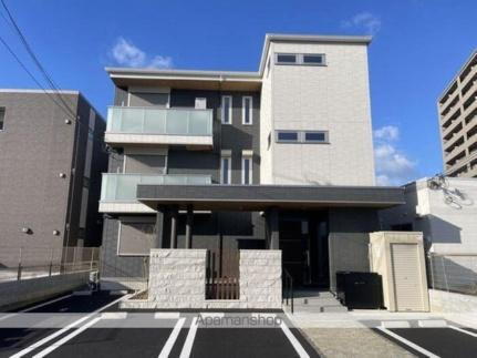 ＤーＲＯＯＭ和歌山黒田ＩＩ 3階建