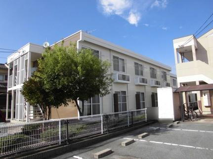 レオパレスエクレール 2階建
