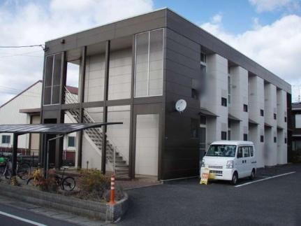 レオパレスドゥマン石原 2階建