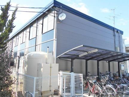 レオパレスアムール 2階建