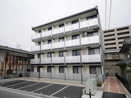 レオパレスフエータ 4階建
