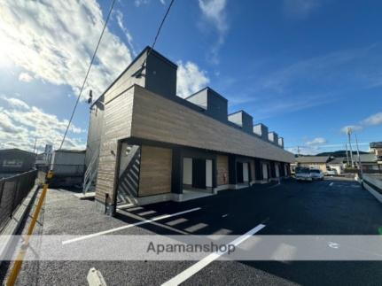 鹿児島県霧島市隼人町見次 2階建