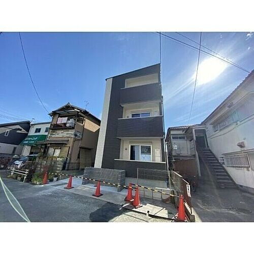 兵庫県尼崎市久々知２丁目 3階建 築3年11ヶ月