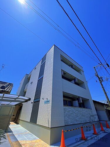 大阪府高石市千代田１丁目 3階建 
