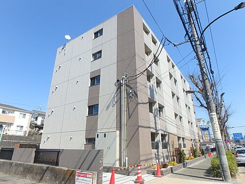 東京都八王子市越野 5階建