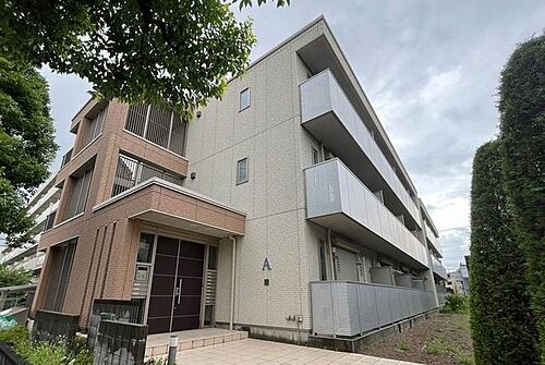 マストライフ西馬橋Ａ 3階建