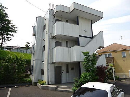 神奈川県伊勢原市桜台５丁目 3階建