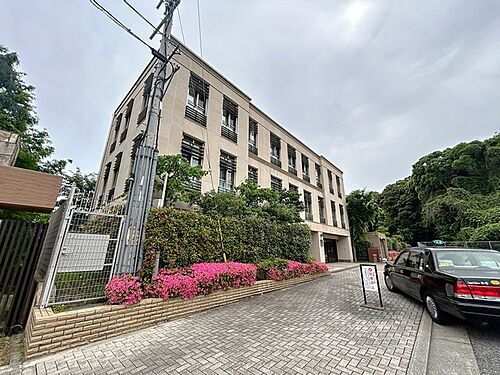 クラティオ御影山手一丁目 5階建