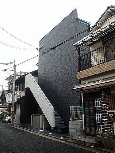 大阪府堺市堺区八千代通 賃貸アパート