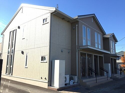 東京都八王子市小宮町 2階建