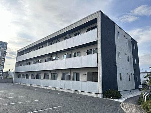 メゾンマスト盛南ＩＩ 3階建