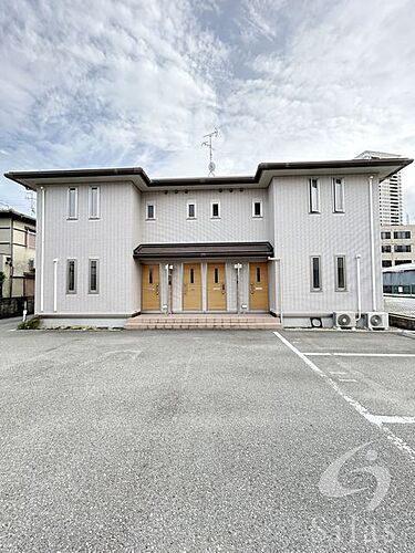 兵庫県宝塚市旭町１丁目 2階建