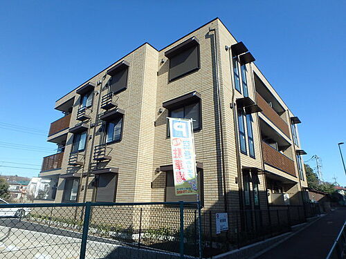 東京都町田市小山町 3階建