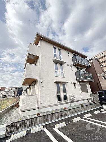 大阪府堺市北区金岡町 3階建 