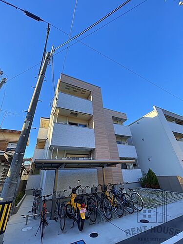 大阪府泉大津市東雲町 築2年9ヶ月 3階建