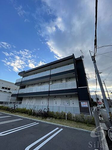 大阪府摂津市正雀本町２丁目 3階建