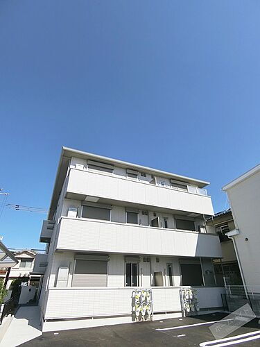 大阪府堺市西区鳳中町９丁 3階建