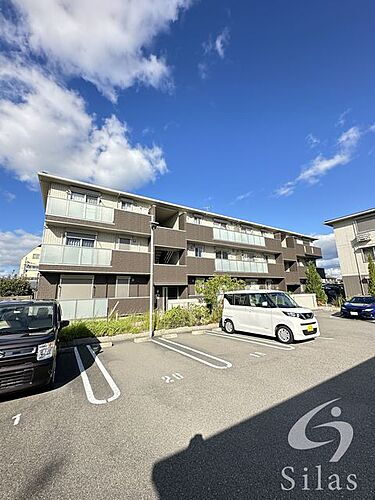 大阪府枚方市長尾元町２丁目 3階建 築7年10ヶ月