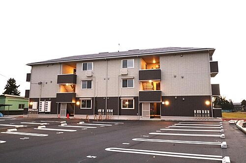 サニーガーデン 3階建