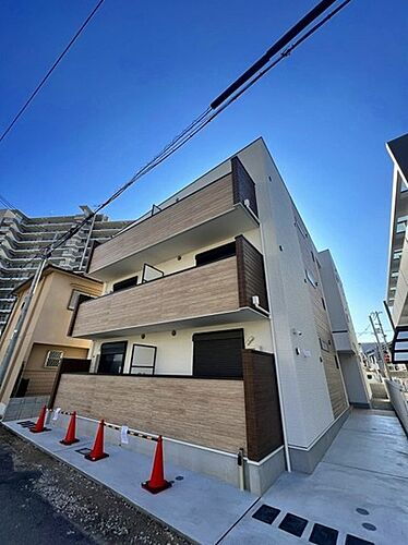 大阪府大阪市淀川区三津屋南１丁目 3階建