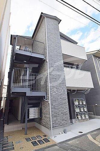 レジア内本町 3階建