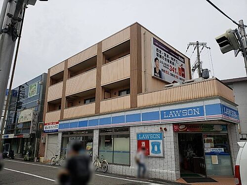 兵庫県西宮市門戸荘 3階建