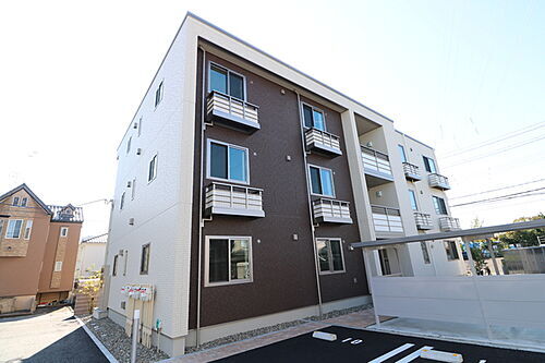 新潟県新潟市東区牡丹山１丁目 3階建 築6年10ヶ月