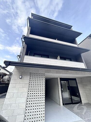 京都府京都市上京区仁和寺街道千本東入西富仲町 築3年10ヶ月 4階建