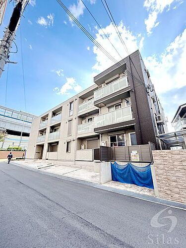 兵庫県神戸市東灘区青木６丁目 3階建