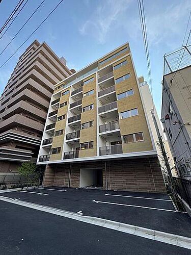 ラリュール 8階建