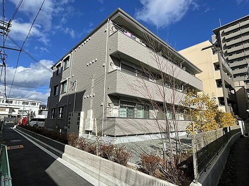 大阪府茨木市舟木町 3階建