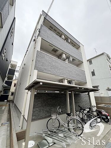 兵庫県尼崎市杭瀬北新町４丁目 3階建