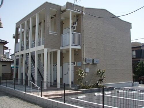 神奈川県伊勢原市沼目７丁目 2階建 築13年3ヶ月