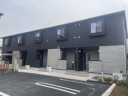 大阪府大東市南新田１丁目 2階建
