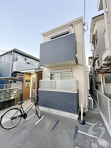 大阪府池田市豊島北２丁目 2階建