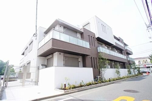 ジュヌフィーユ 3階建