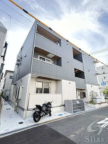 兵庫県西宮市南甲子園２丁目 3階建
