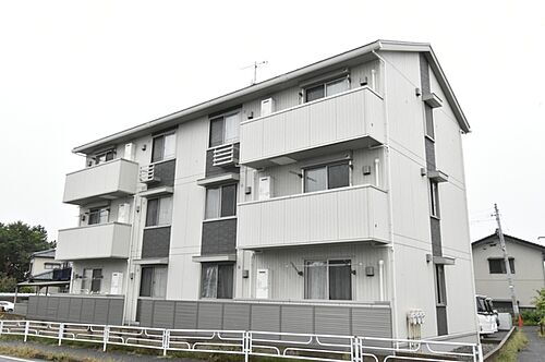 新潟県新潟市東区石山３丁目 3階建 築8年4ヶ月