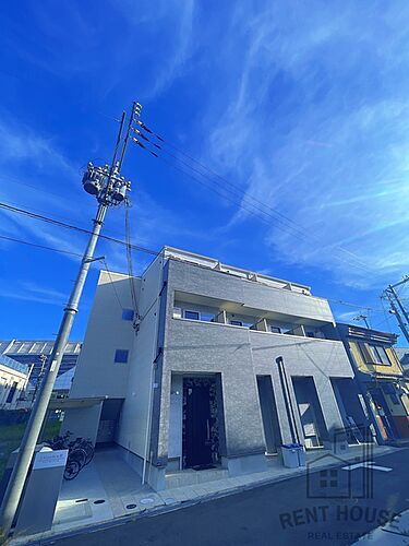 大阪府泉佐野市栄町 3階建