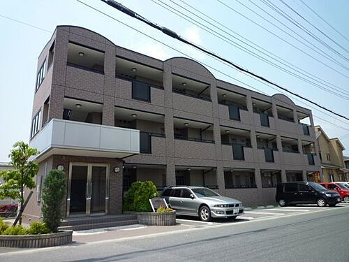大阪府岸和田市三田町 3階建