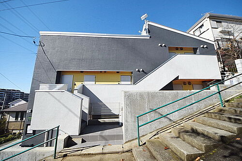神奈川県川崎市麻生区白鳥３丁目 2階建