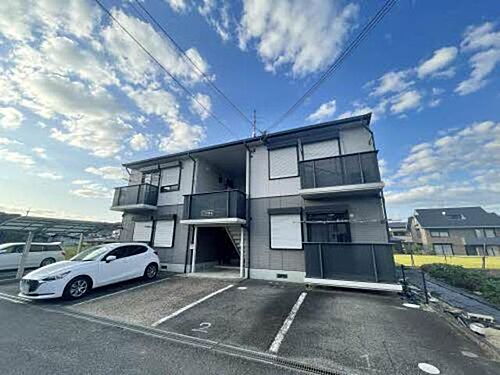 ハイツ歌見 2階建