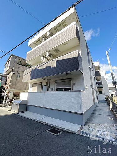大阪府東大阪市花園西町１丁目 3階建
